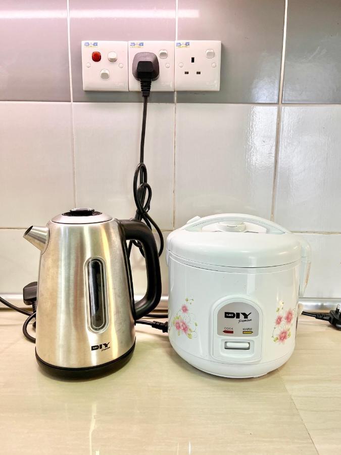 Tropika Homestay Bangi With 3 Bedrooms Kajang Exteriör bild